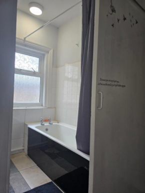ROOMS IN Apartment